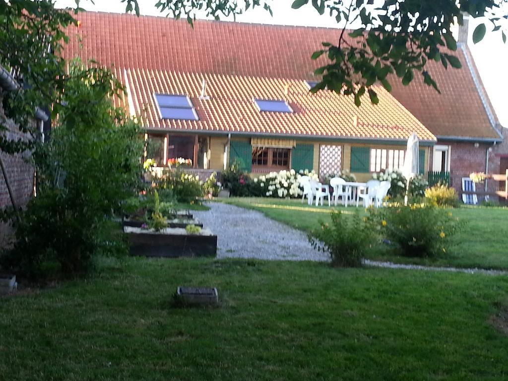 Gite De La Ferme Des Crins Blancs Villa Hazebroek Kamer foto
