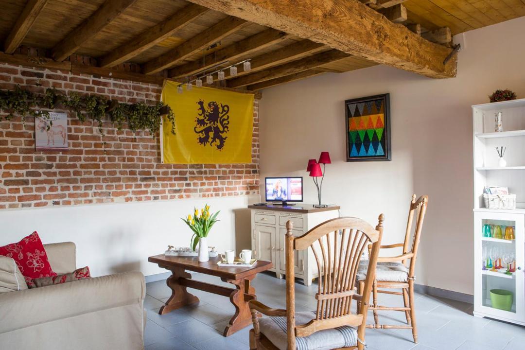 Gite De La Ferme Des Crins Blancs Villa Hazebroek Buitenkant foto
